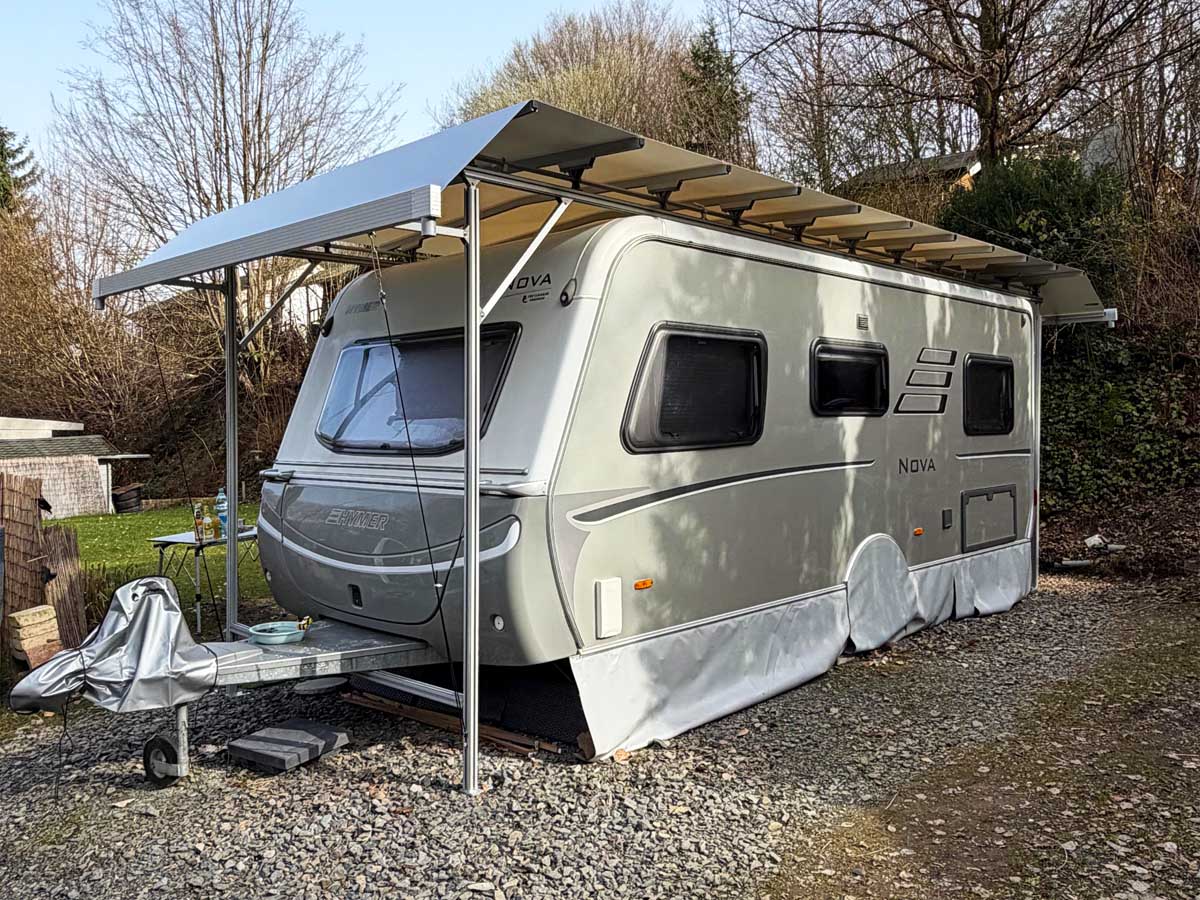 Schutzdach Sonderkonstruktion für moderne Wohnwagen